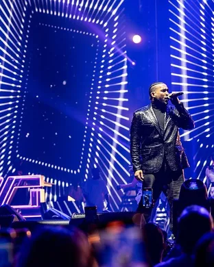 Don Omar Reading