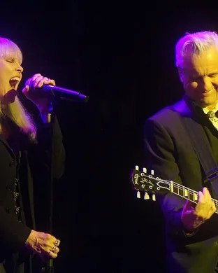 Neil Giraldo Reading
